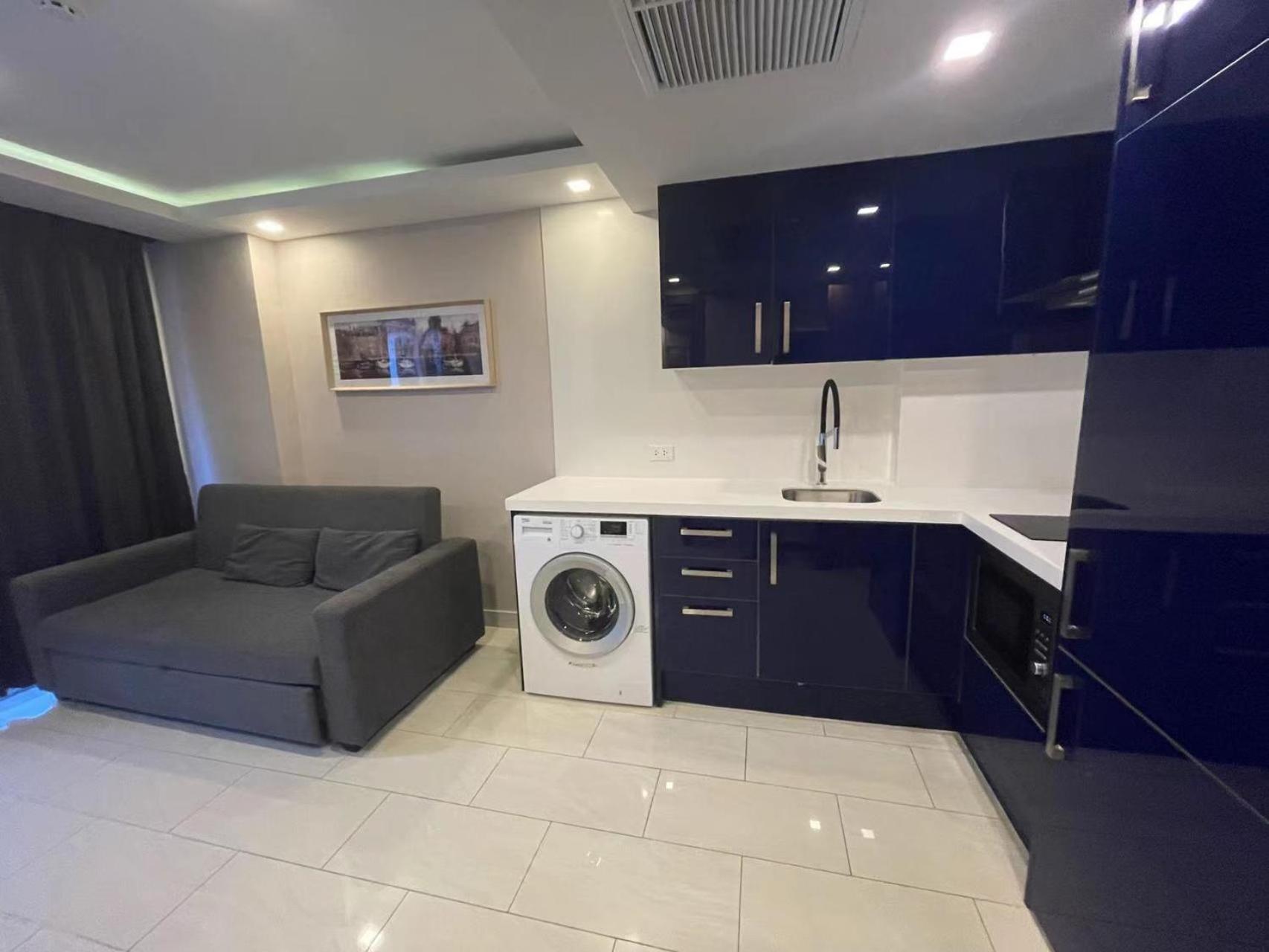 林荫大道公寓grand Avenue Codon 超大泳池 素质极高的公寓 Apartment Pattaya