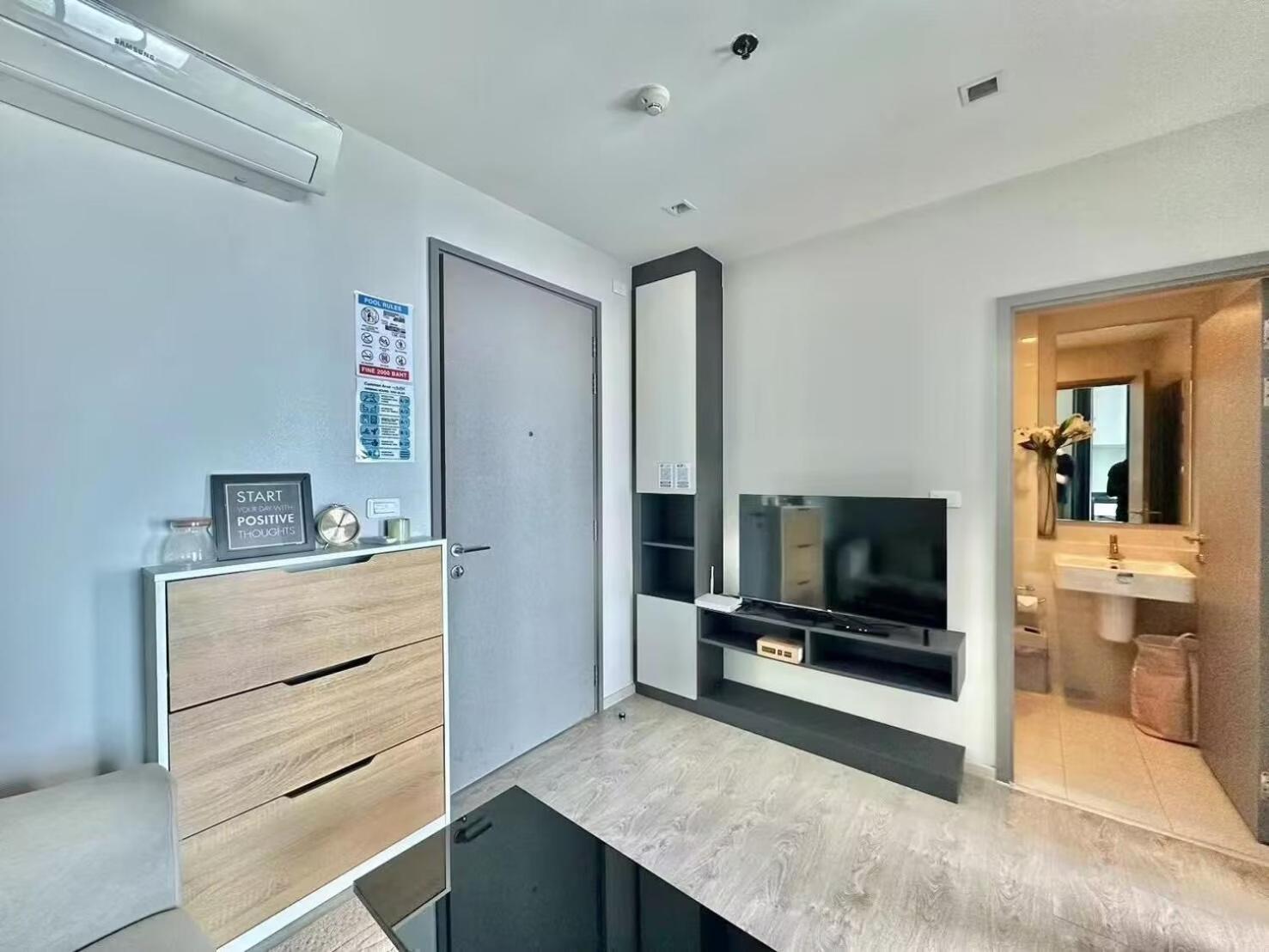 Apartment The Base 市中心公寓 无边游泳池