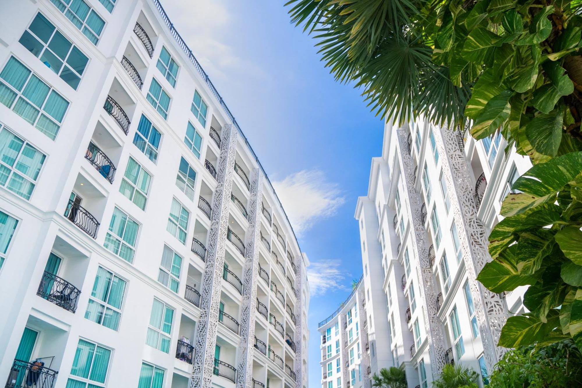 芭提雅市中心高端泳池花园公寓 椰子树下步行街旁 Apartment *