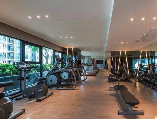 芭提雅the Base单卧室套房超大无边泳池 海滩300米 周边商场夜市 Apartment