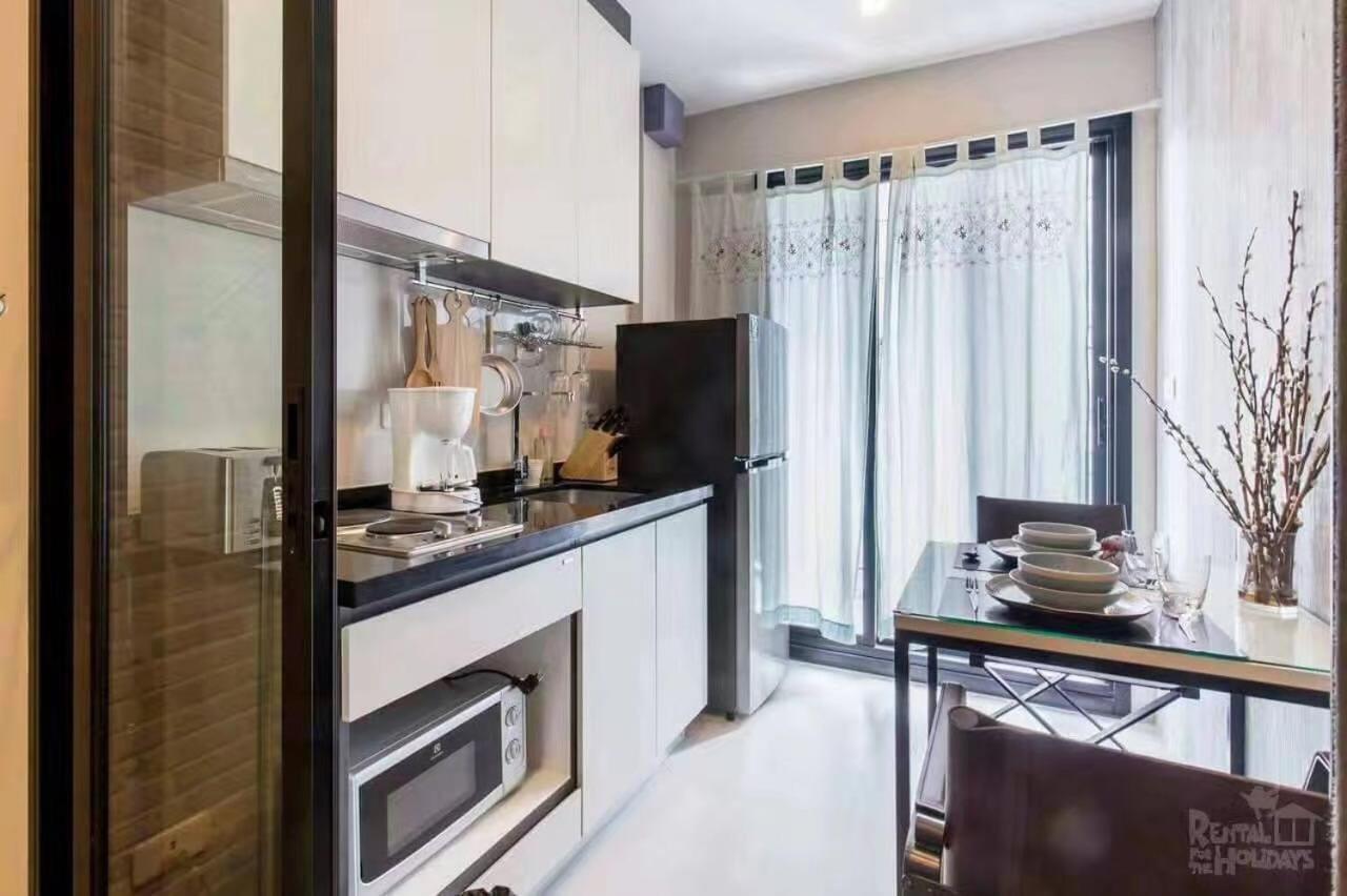 The Base芭提雅市中心 出门商场711海滩 泼水节最热闹地方 * Pattaya