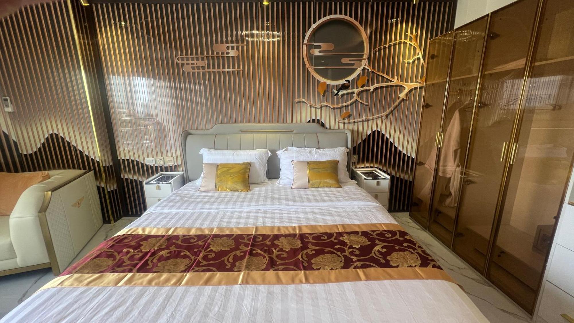 芭提雅中天维塔拉奢华黄金风格酒店公寓中天汽车站旁边 Apartment