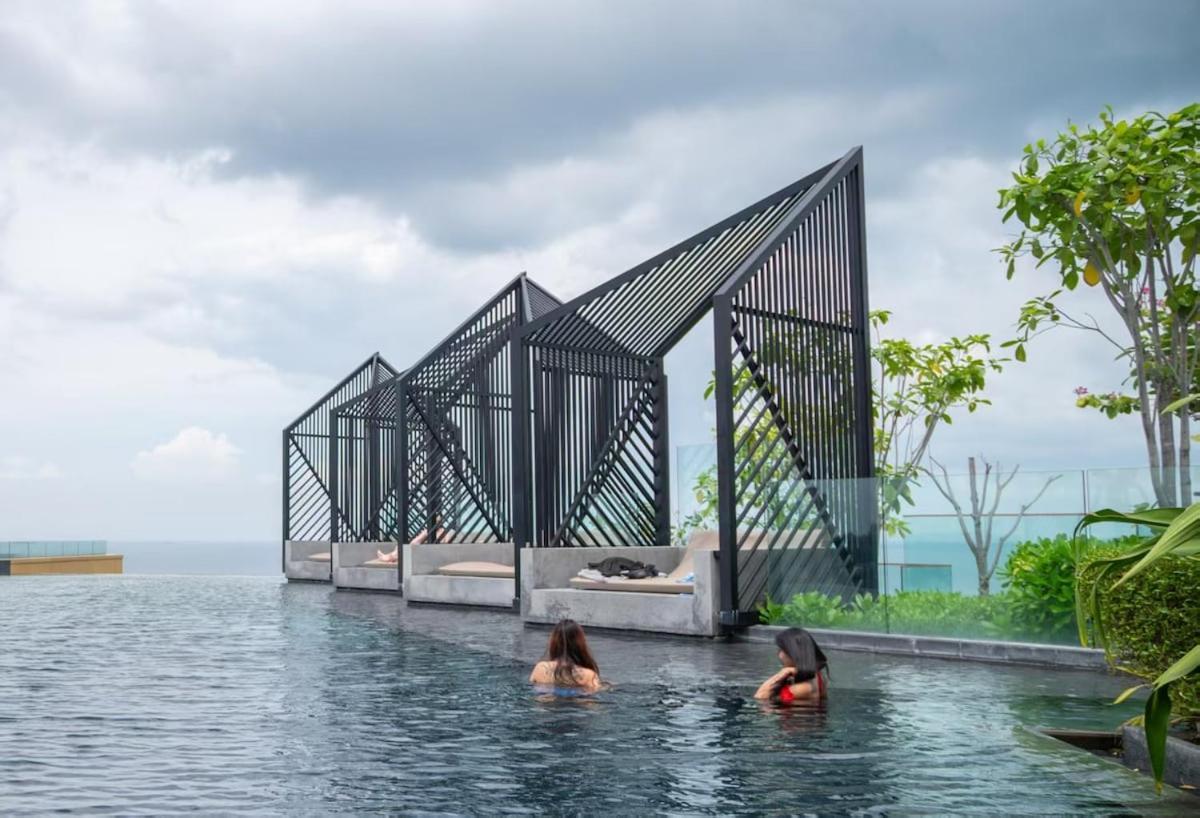 芭提雅edge极致高端景观房-海景城景巨大顶楼泳池-健身房按摩房乒乓球室花园餐厅 * Pattaya