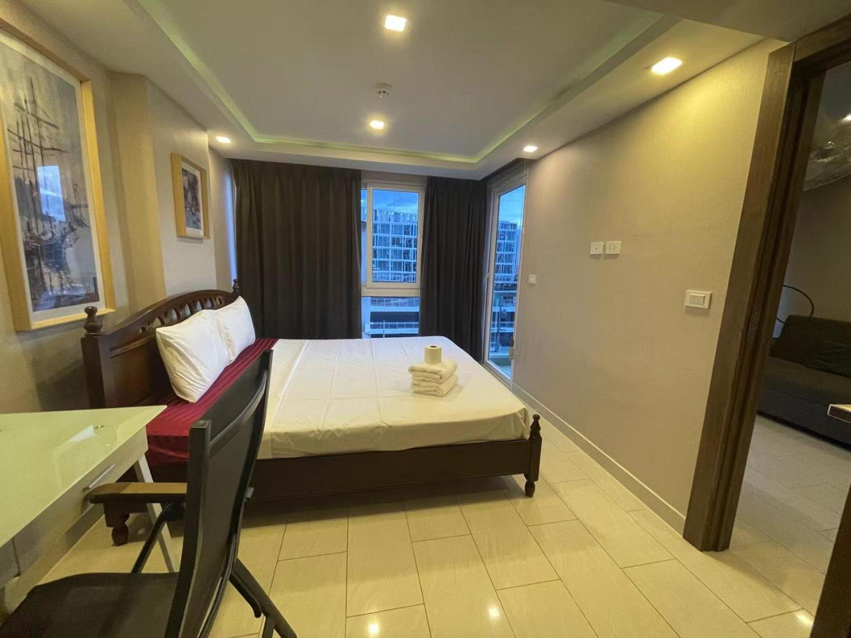 Apartment 林荫大道公寓grand Avenue Codon 超大泳池 素质极高的公寓 Pattaya