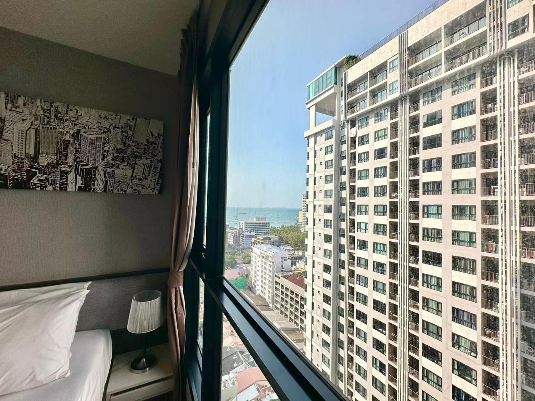 The Base 市中心公寓 无边游泳池 Apartment