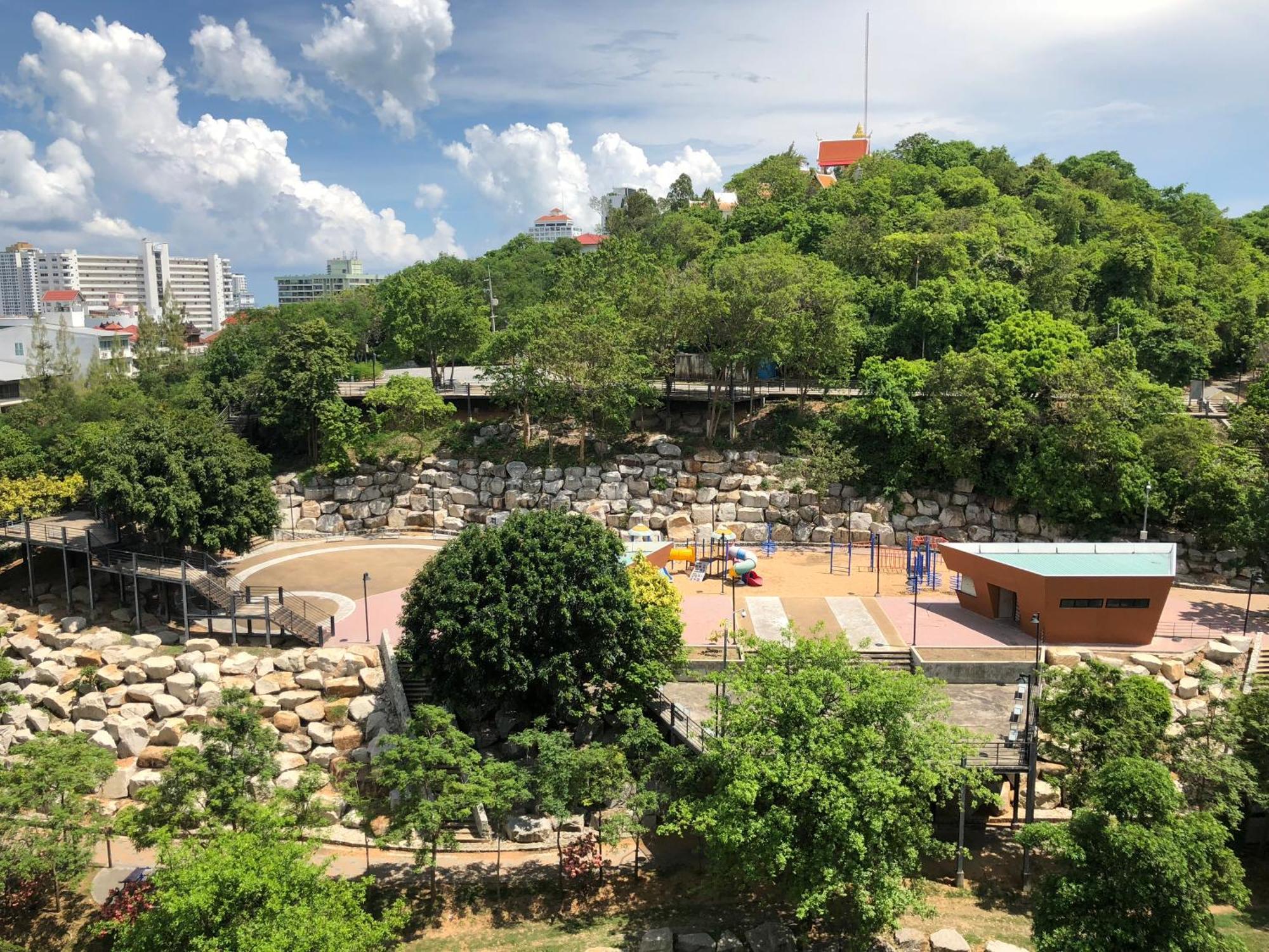 The Axis Pattayaใจกลางเมืองวิวทะเลภูเขา * Pattaya