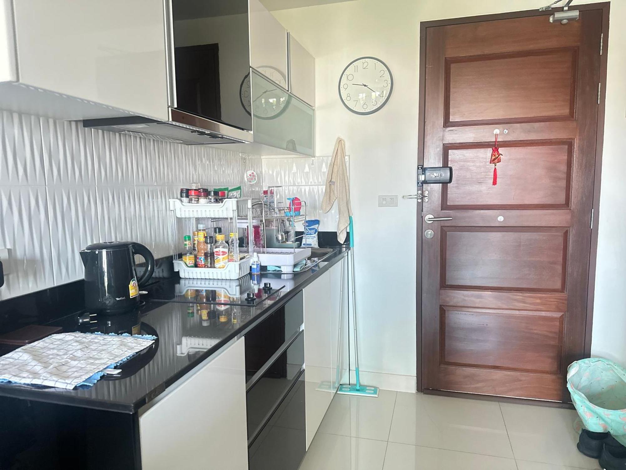 Apartment The Axis Pattayaใจกลางเมืองวิวทะเลภูเขา