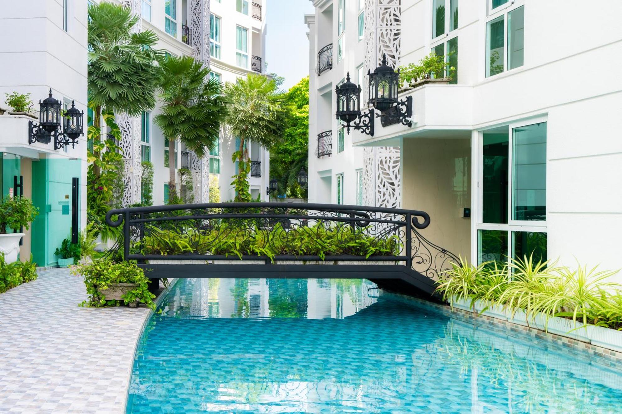 芭提雅市中心高端泳池花园公寓 椰子树下步行街旁 Apartment