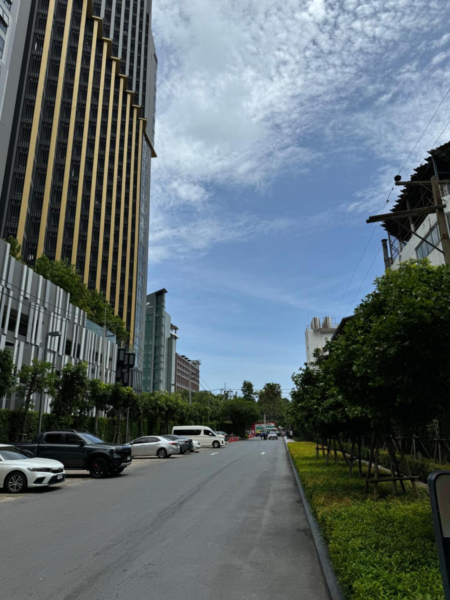 芭提雅中心地区 The Base 高档公寓酒店 * Pattaya