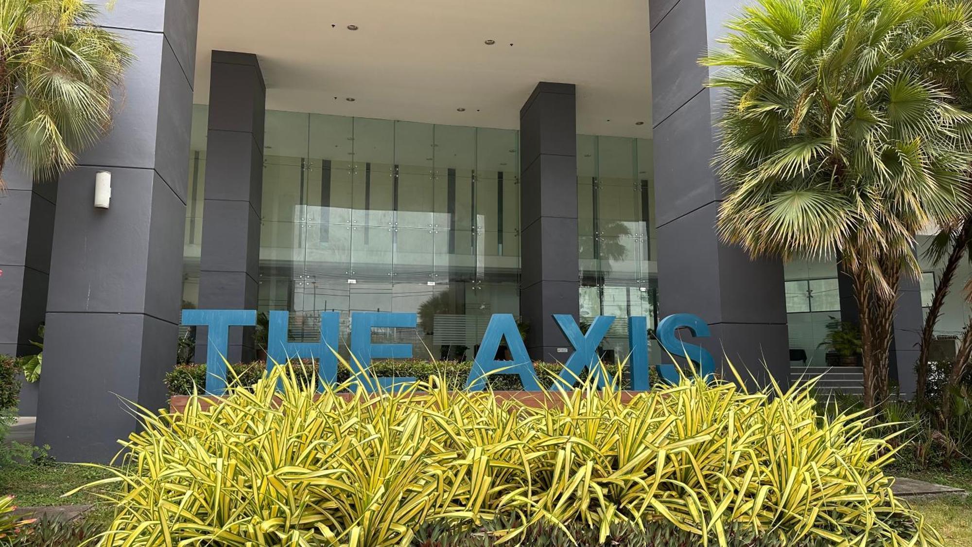 The Axis Pattayaใจกลางเมืองวิวทะเลภูเขา Apartment Pattaya