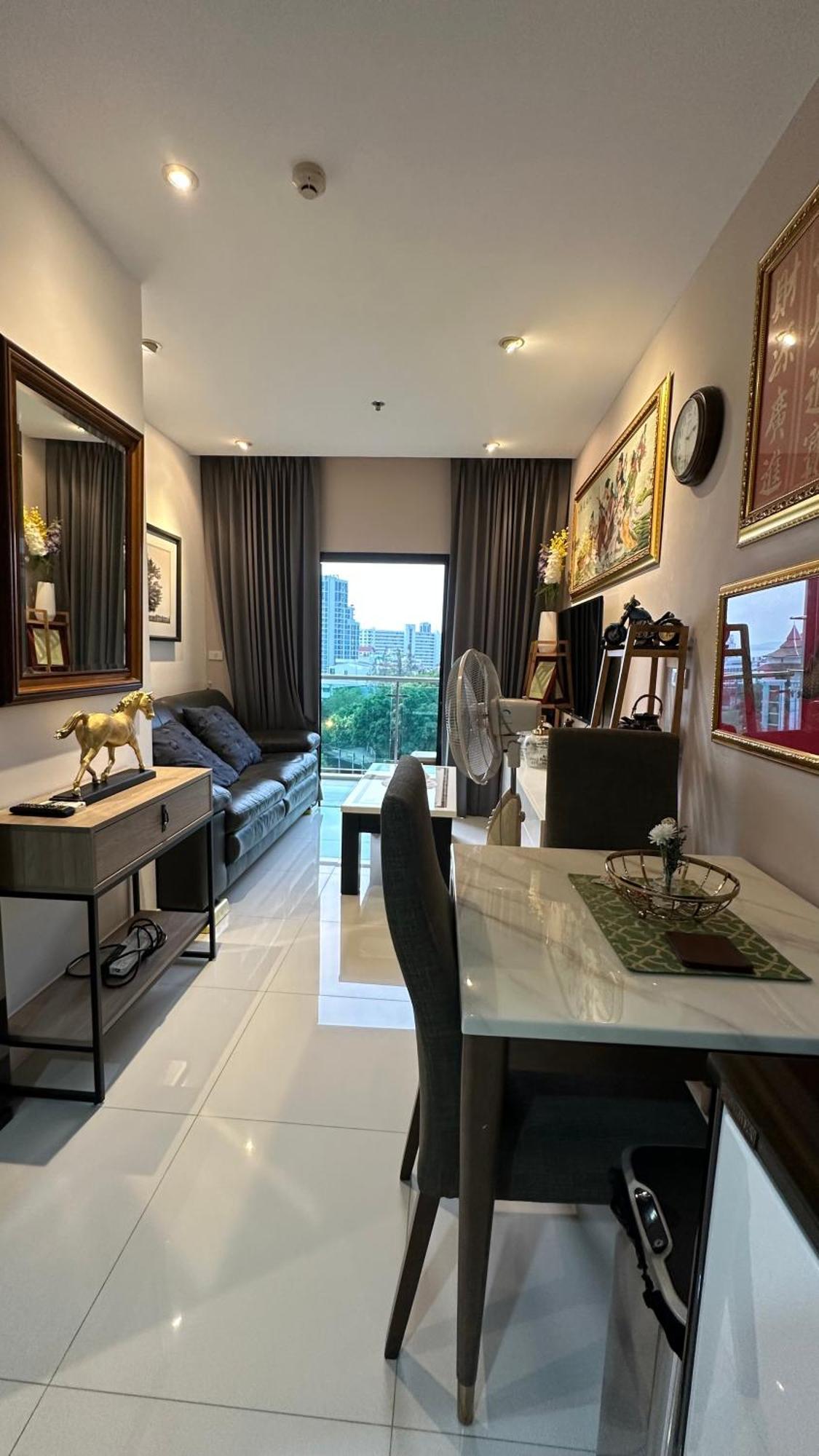 The Axis Pattayaใจกลางเมืองวิวทะเลภูเขา Pattaya