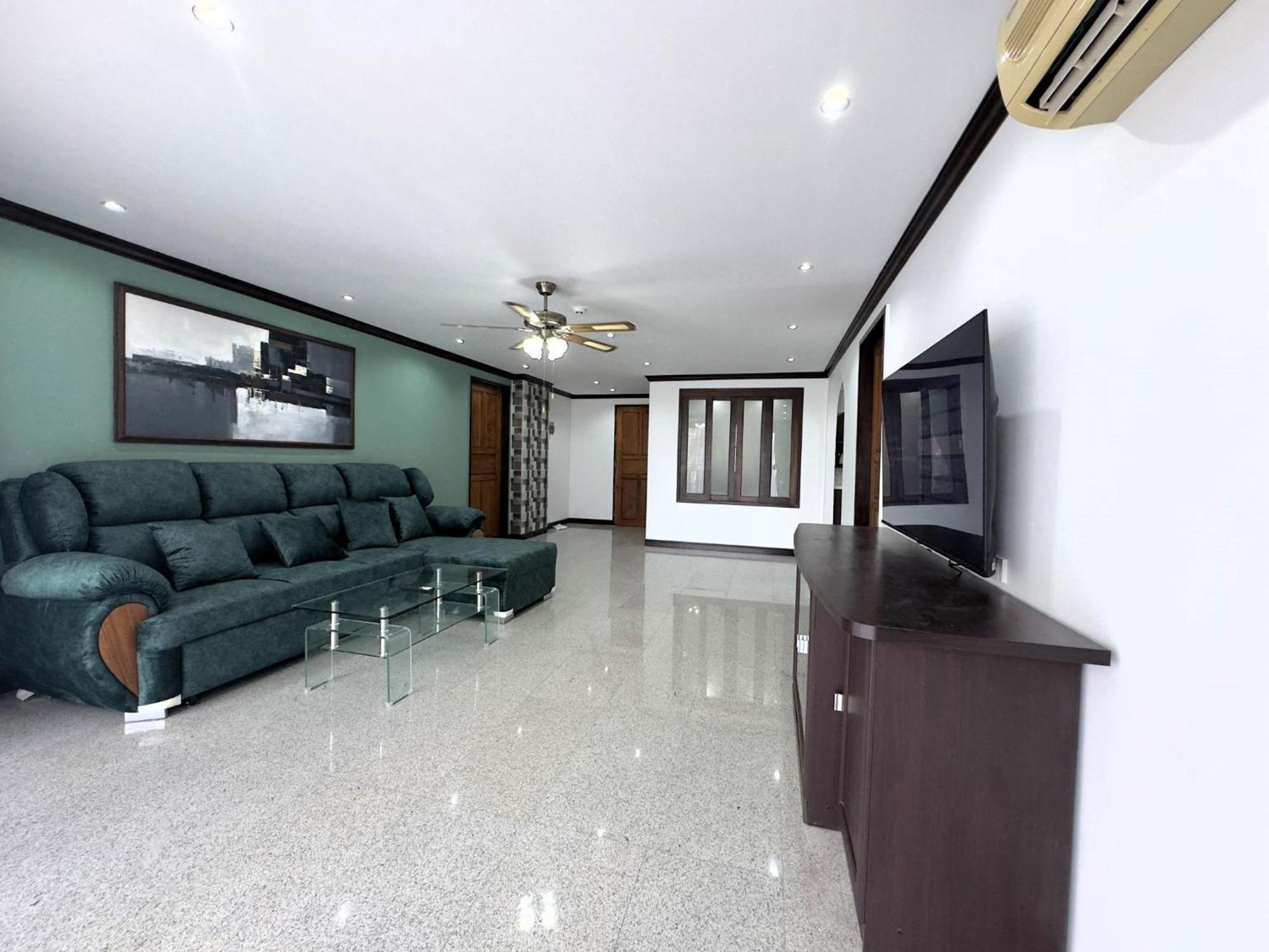 Spacious 2br - 3 Balconies Views *
