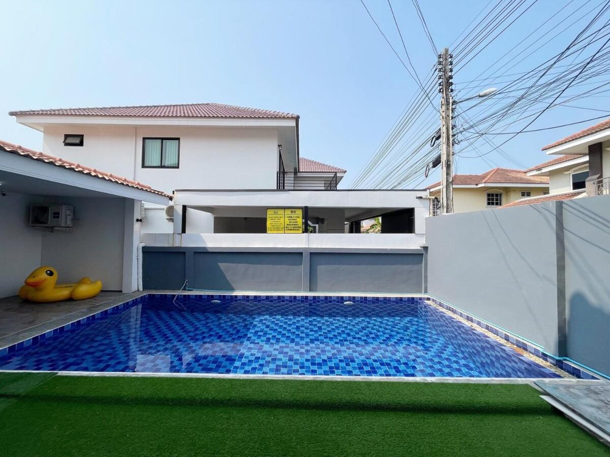 H2 Beach, Near The Terminal Building, Chinese Street, Fengyue Street, Five Bedrooms, Six Bathrooms, Single Pool Villa, Ktv, Pool Table, Convenient Transportation