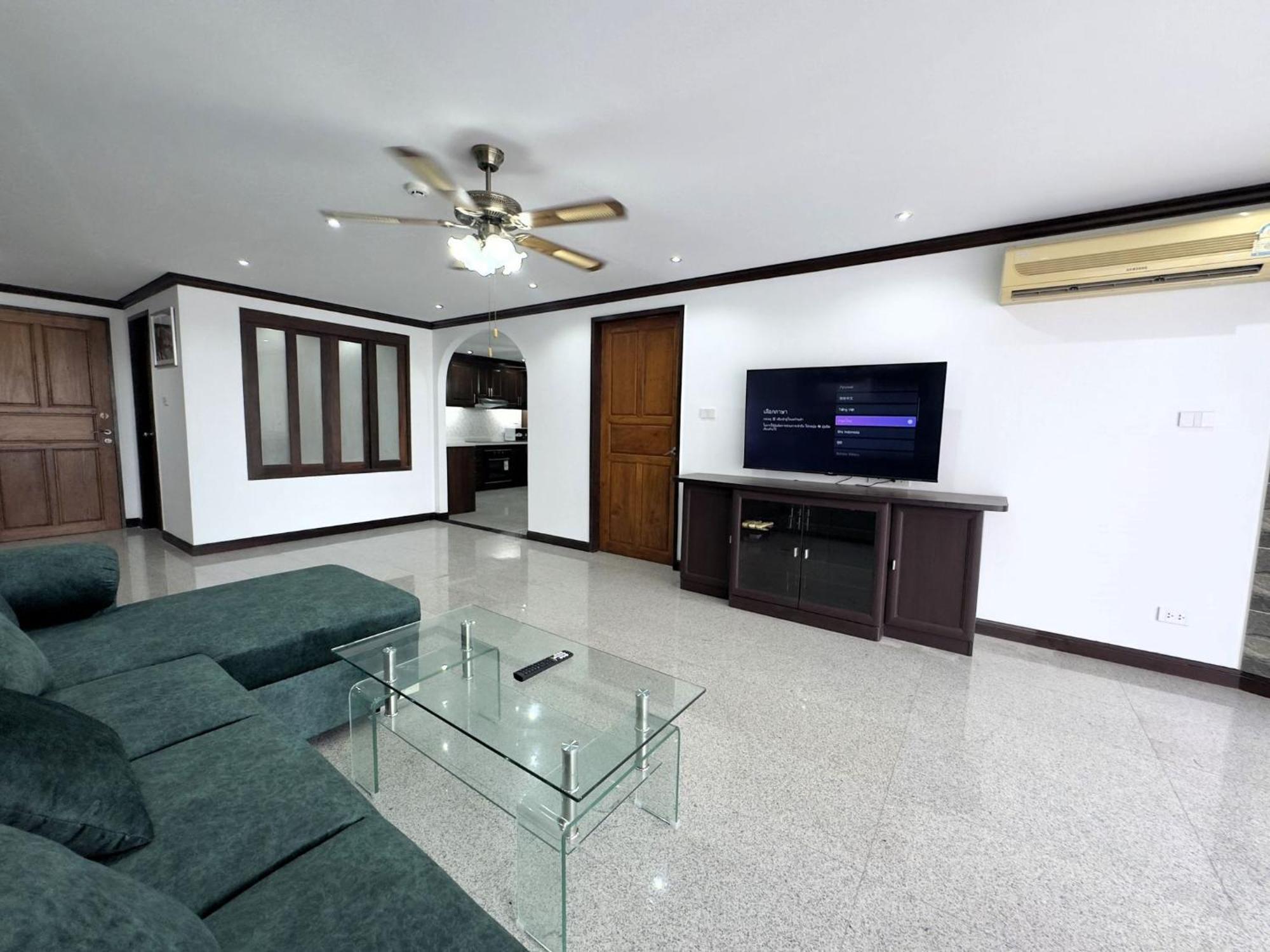 Holiday home Spacious 2br - 3 Balconies Views Pattaya