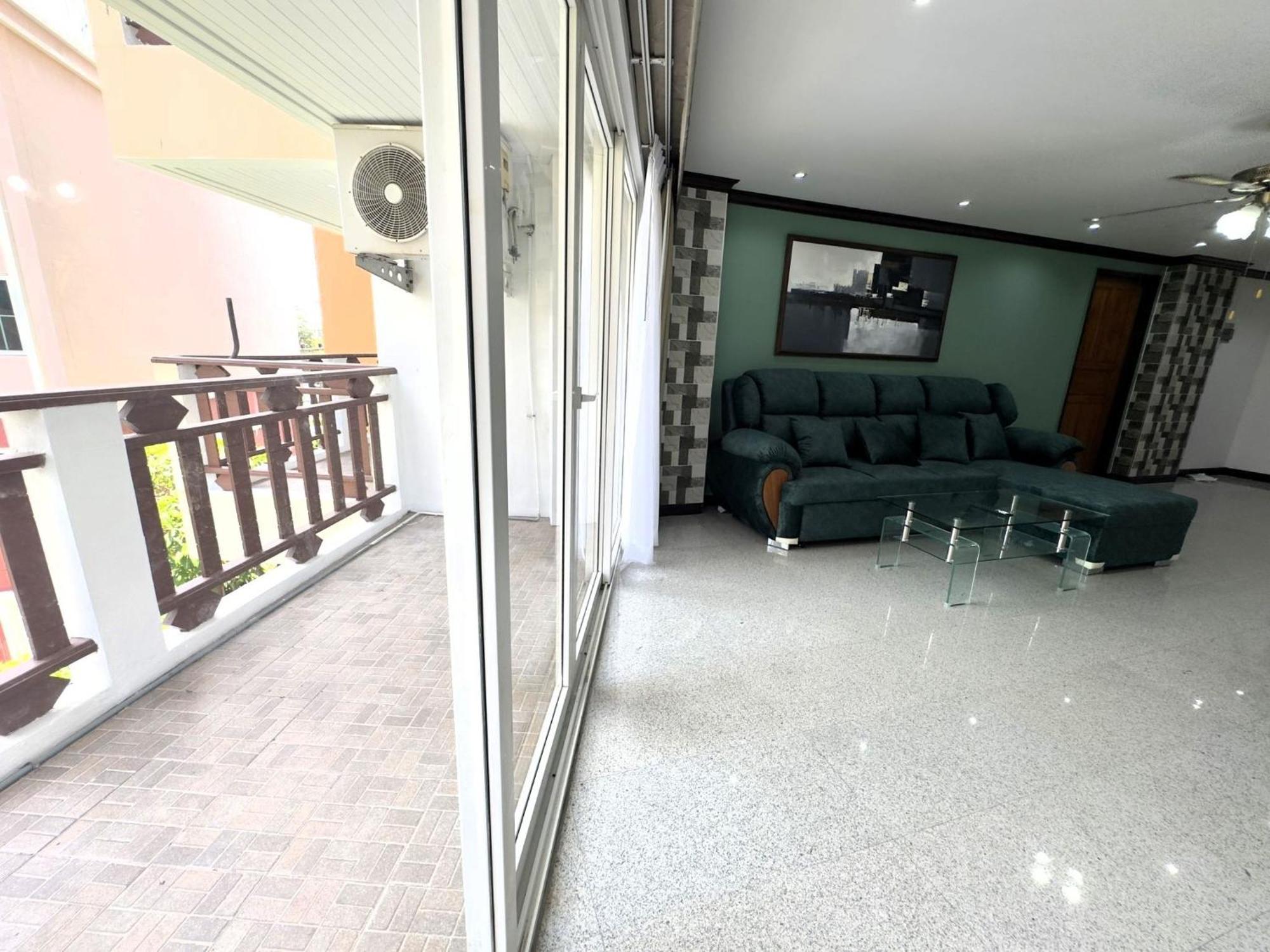 Spacious 2br - 3 Balconies Views Pattaya