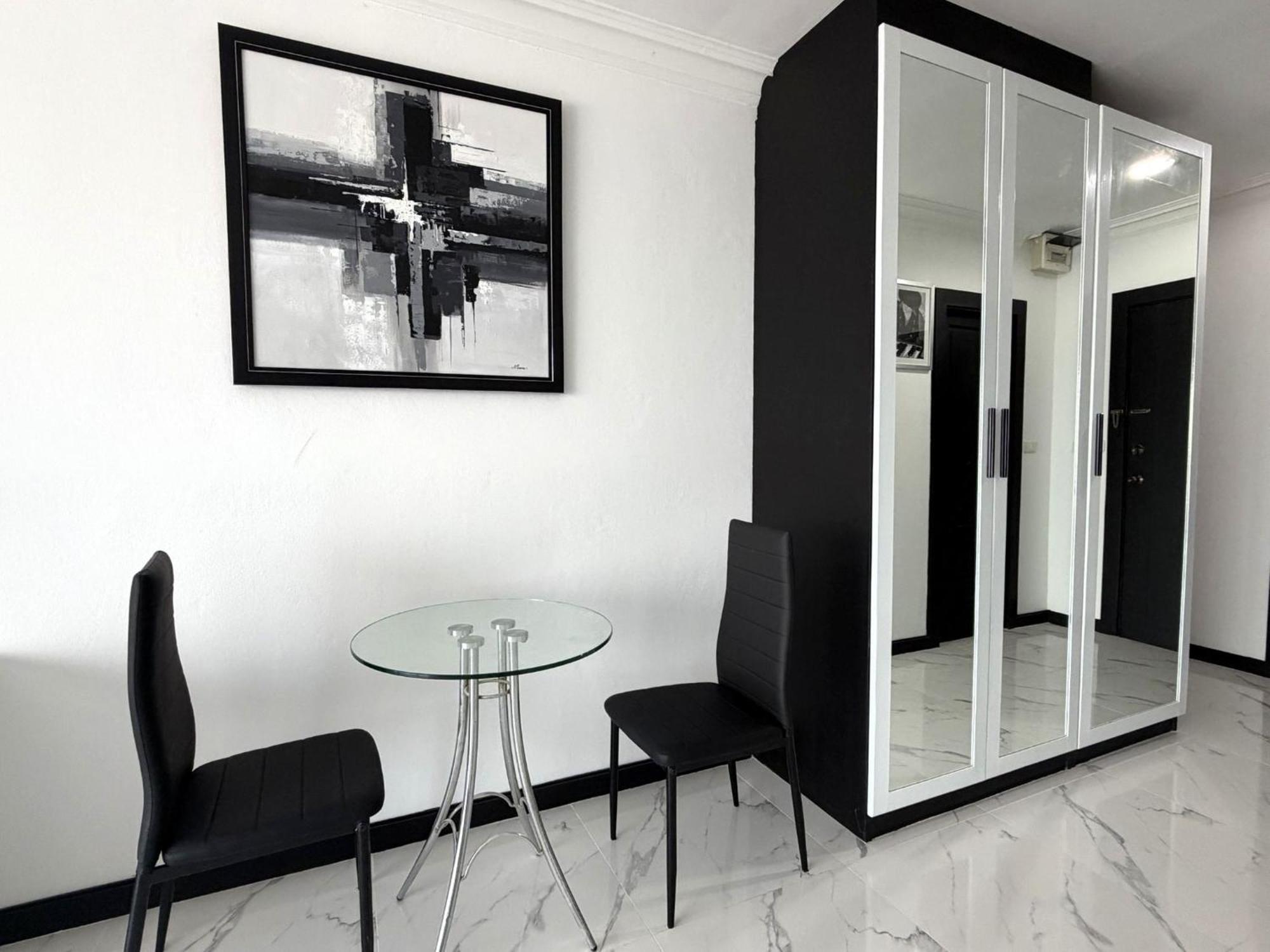 Holiday home 1-bedroom Pool-view With Large Balcony - Jomtien