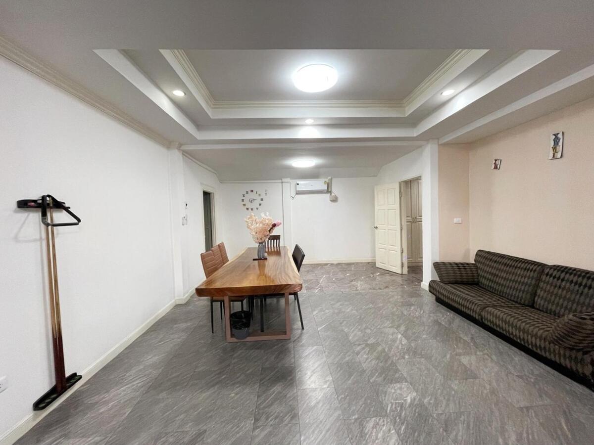 Villa H2 Beach, Near The Terminal Building, Chinese Street, Fengyue Street, Five Bedrooms, Six Bathrooms, Single Pool Villa, Ktv, Pool Table, Convenient Transportation *