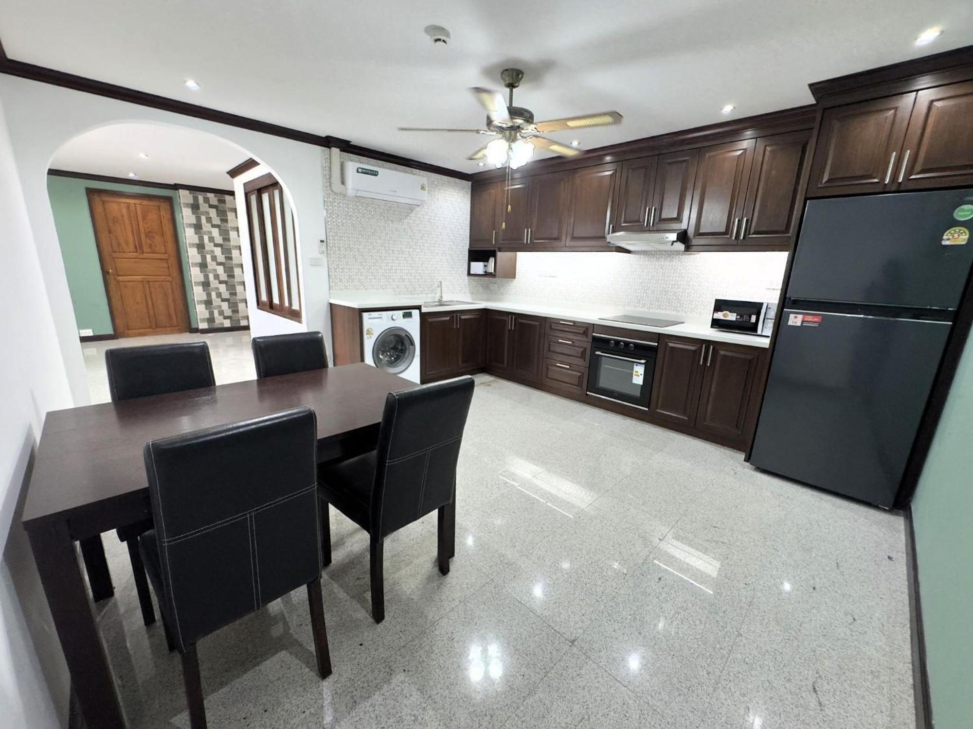 Spacious 2br - 3 Balconies Views