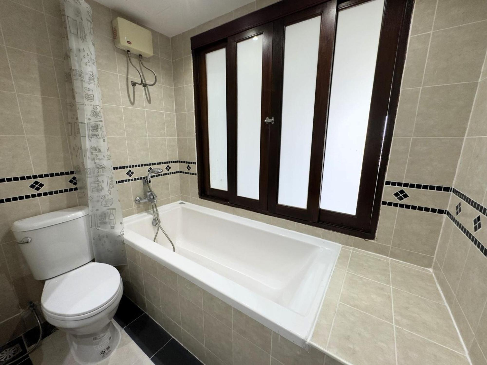Spacious 2br - 3 Balconies Views *
