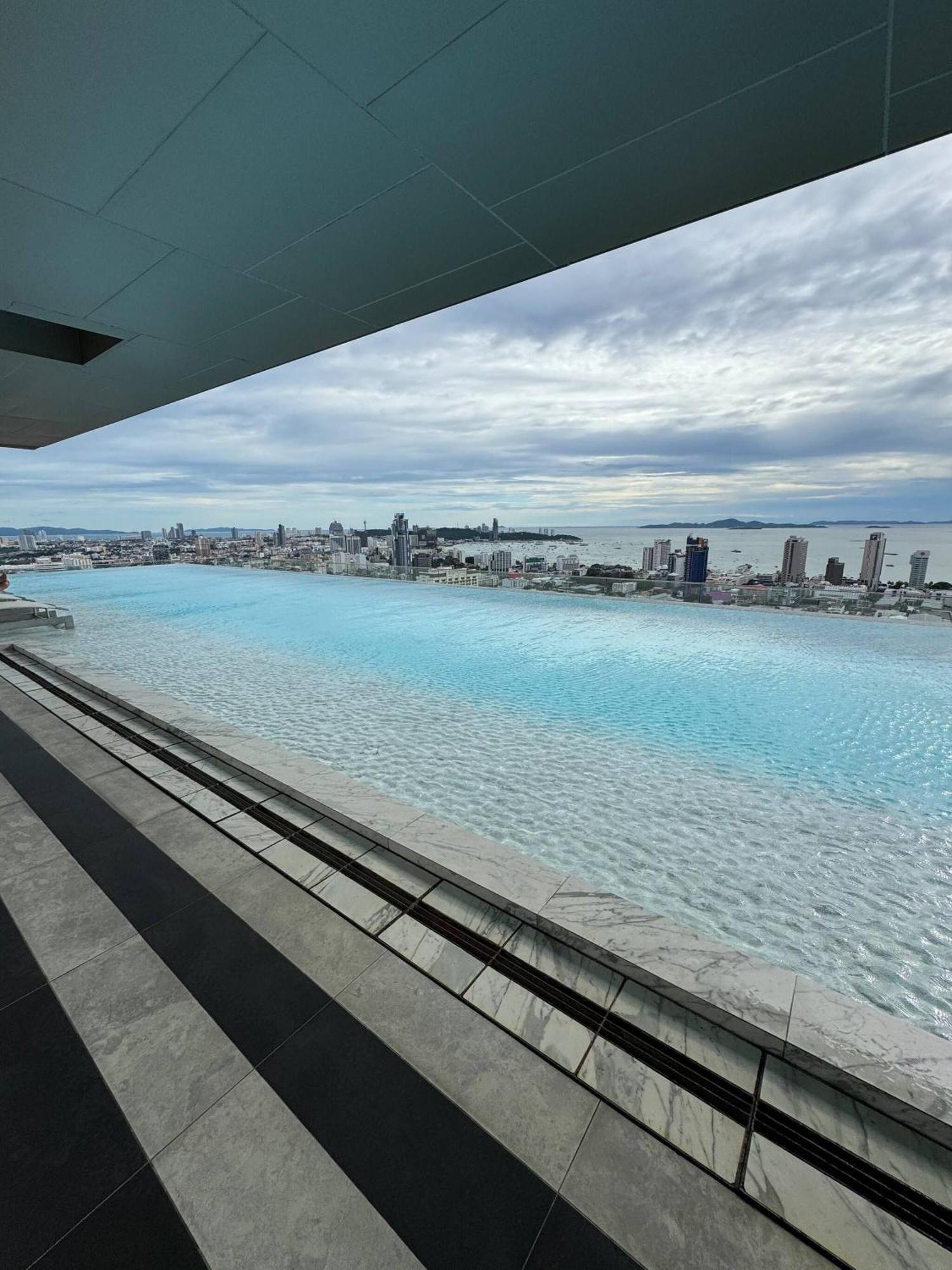 Sea View - Infinity Pool Pattaya