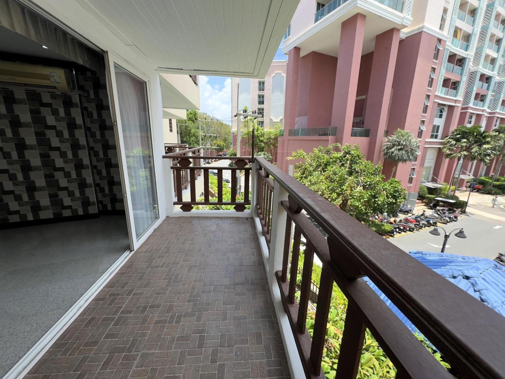 Spacious 2br - 3 Balconies Views Holiday home