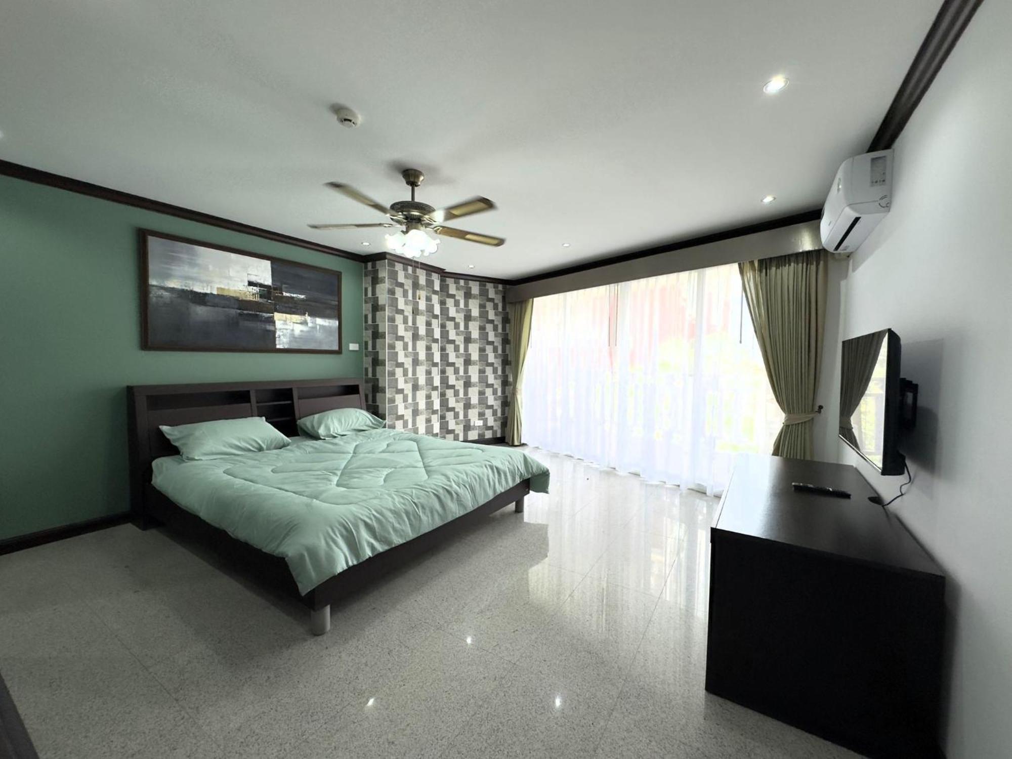 Spacious 2br - 3 Balconies Views