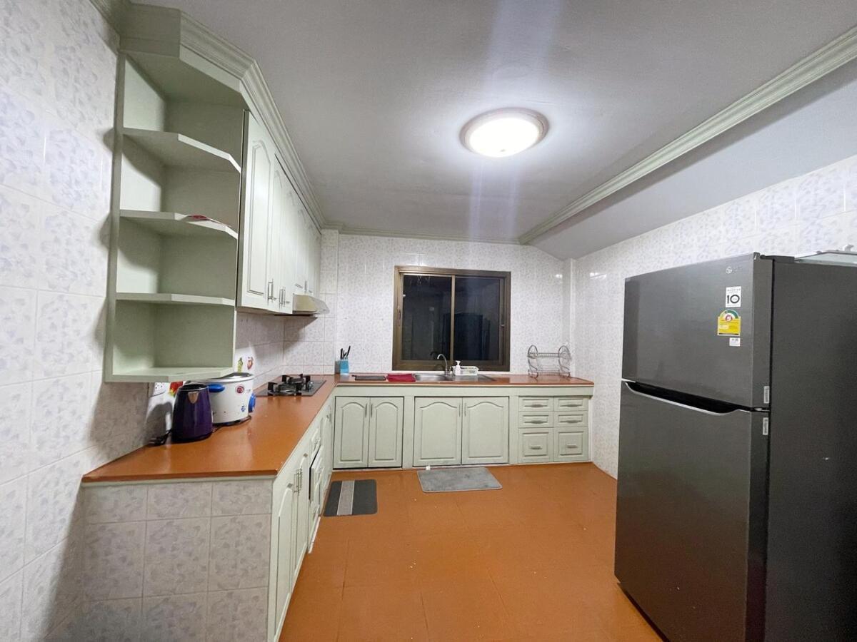 H2 Beach, Near The Terminal Building, Chinese Street, Fengyue Street, Five Bedrooms, Six Bathrooms, Single Pool Villa, Ktv, Pool Table, Convenient Transportation *