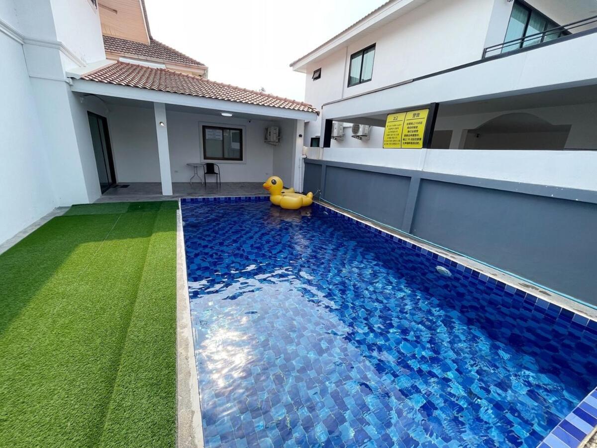 H2 Beach, Near The Terminal Building, Chinese Street, Fengyue Street, Five Bedrooms, Six Bathrooms, Single Pool Villa, Ktv, Pool Table, Convenient Transportation