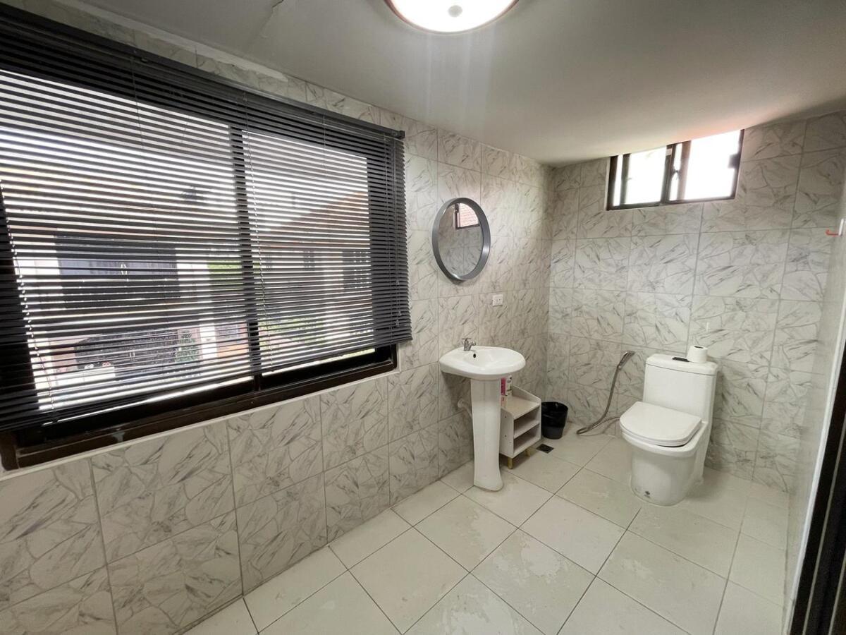 H2 Beach, Near The Terminal Building, Chinese Street, Fengyue Street, Five Bedrooms, Six Bathrooms, Single Pool Villa, Ktv, Pool Table, Convenient Transportation *