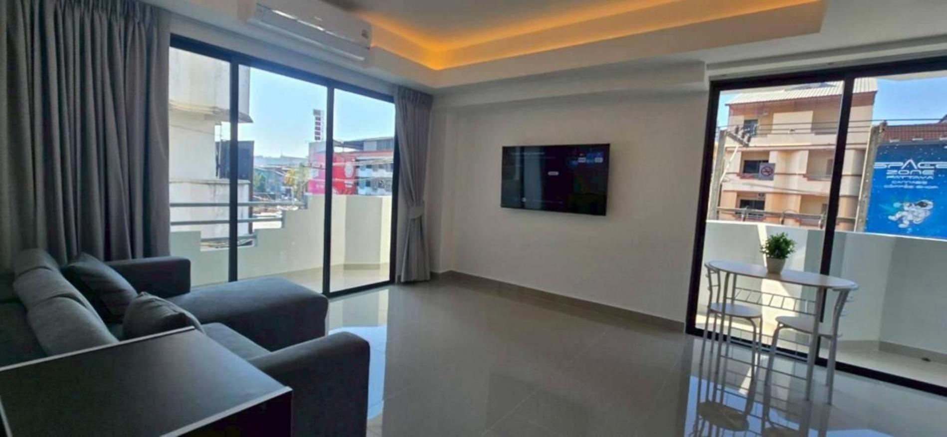 1br In The Middle Of Apartment Pattaya