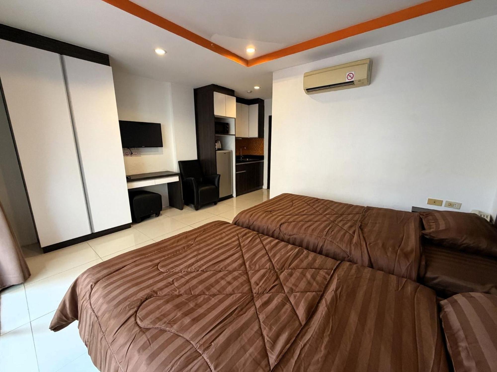 Modern Pool-view With Balcony - Nordic Vip3, Pratumnak Hill Apartment Pattaya