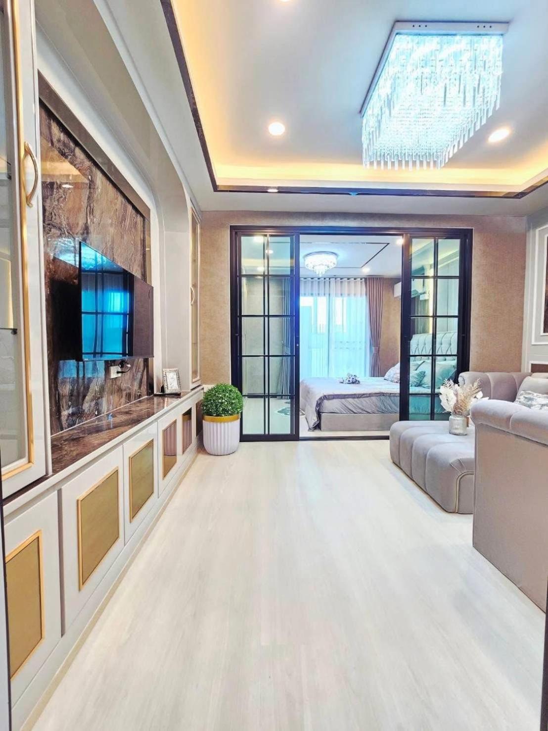 Mysterious House * Pattaya