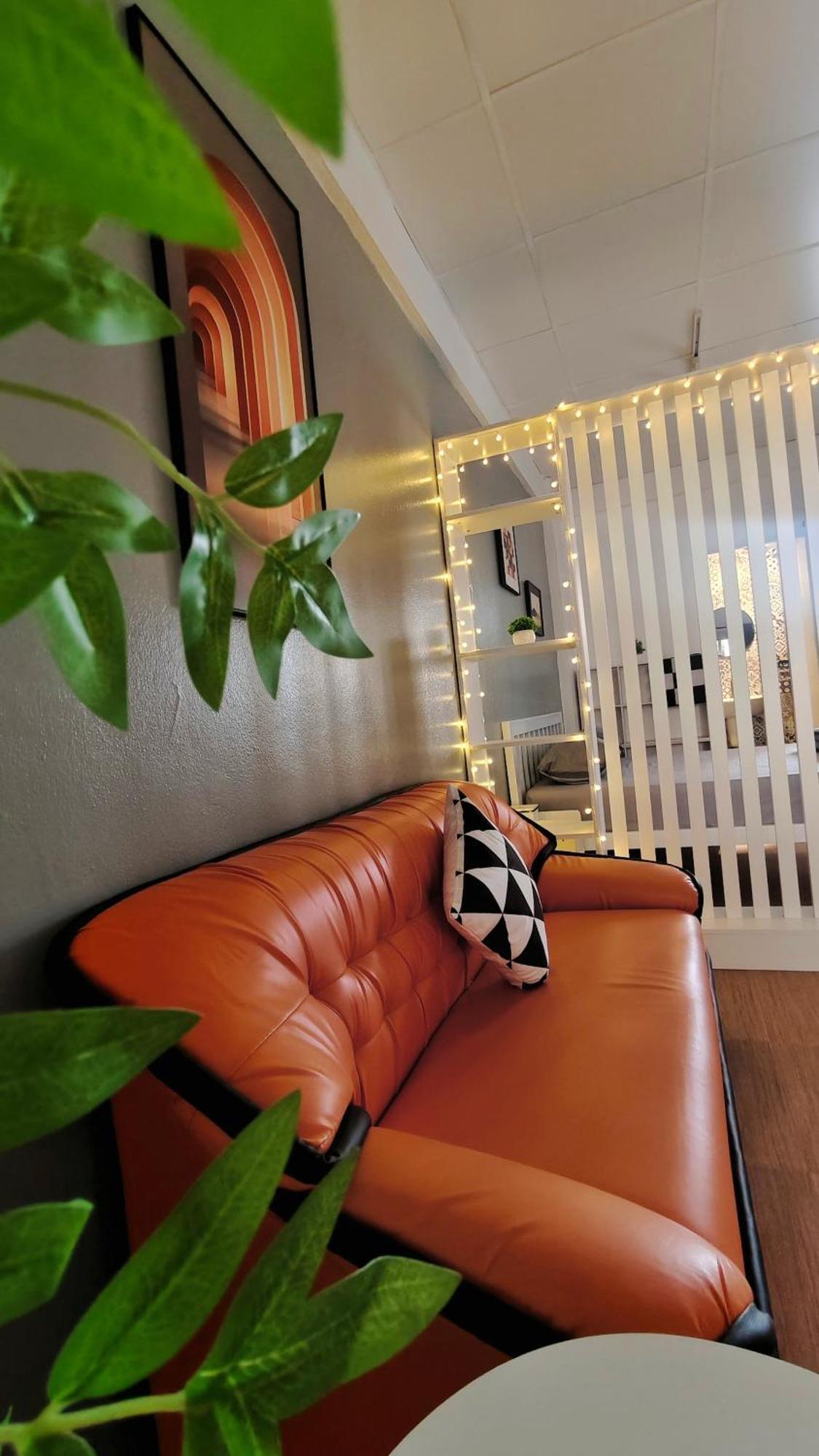 市中心 5分钟到海边 全新房 全新泳池 密码锁 网络电视 阳台 私人洗衣机 可两房联订 *