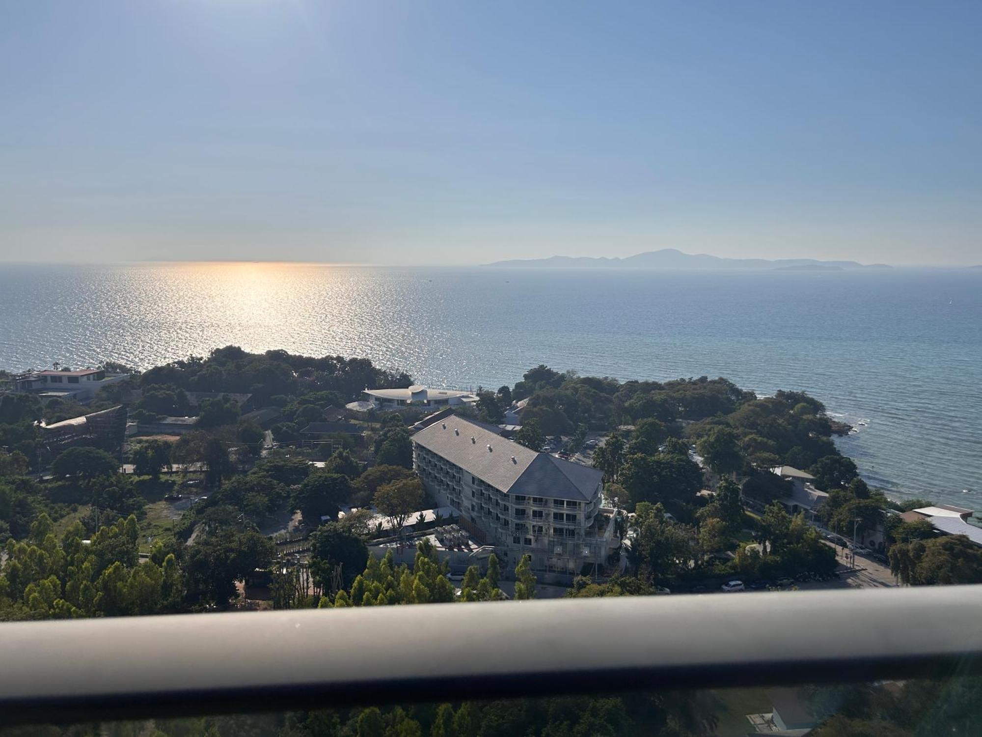 High End Large Sea View Apartment Pattaya