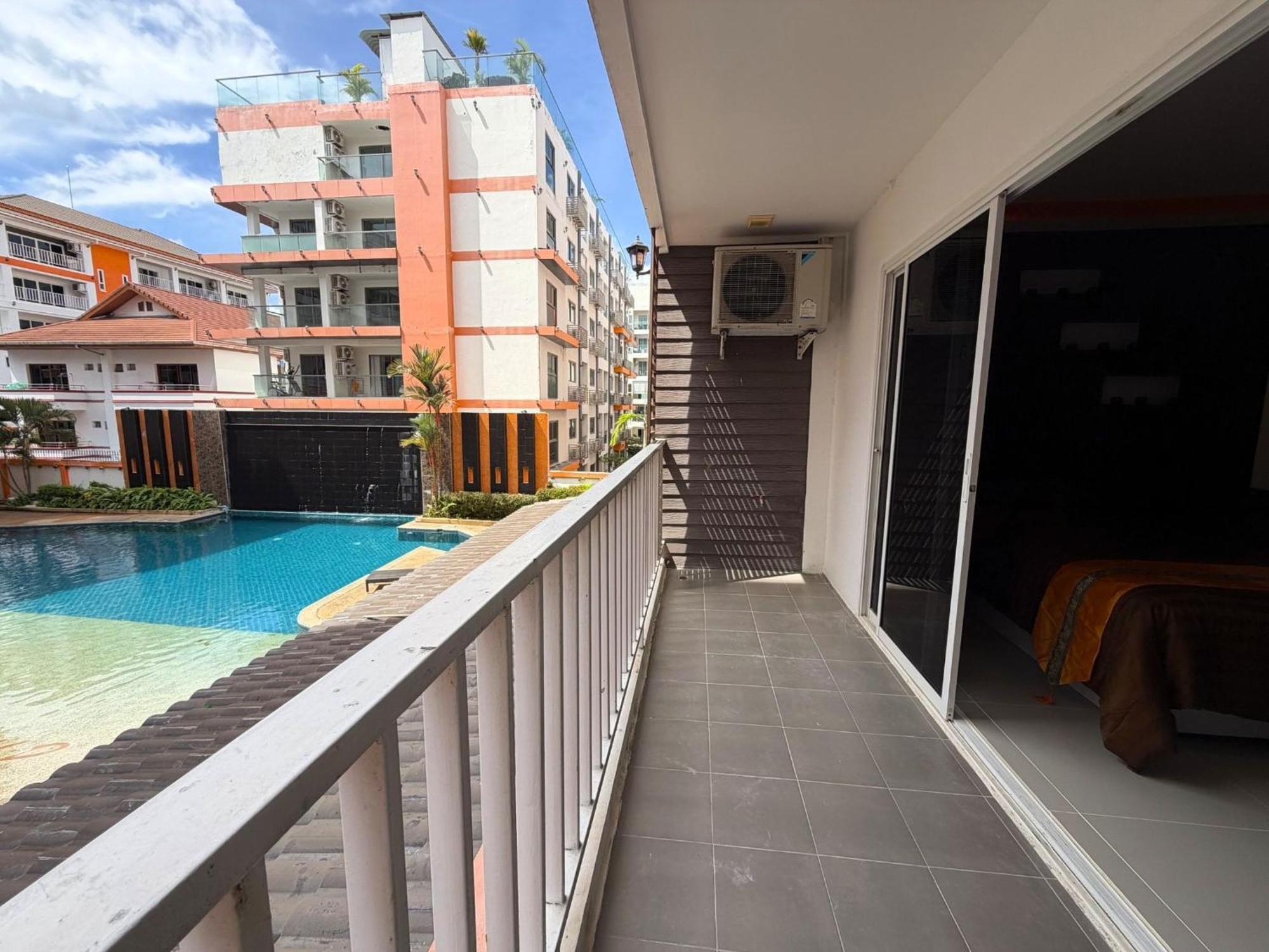 Pool-view With Balcony - Nordic Vip 3, Pratumnak Apartment Pattaya