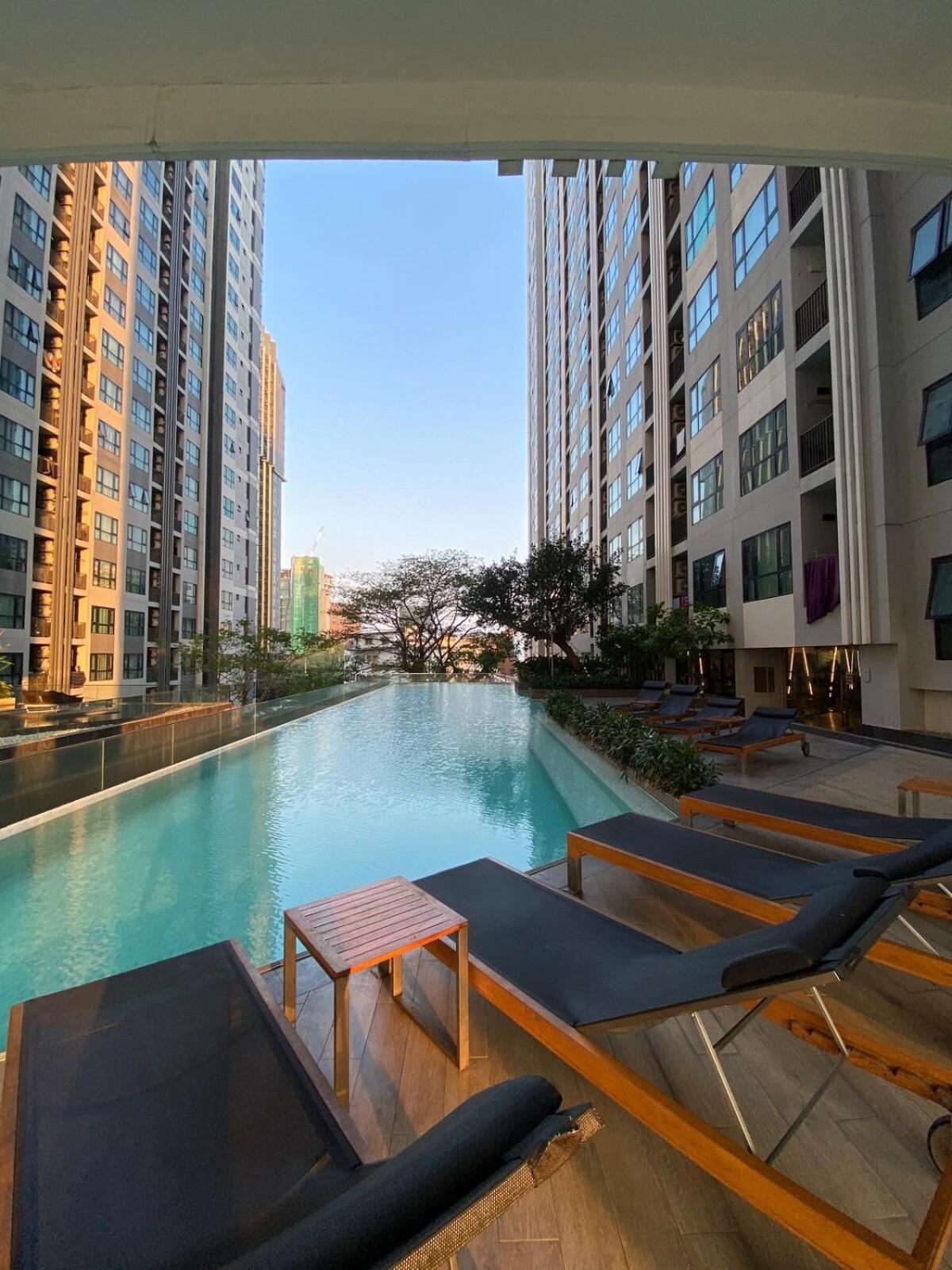 The Base - In Middle Town อพาร์ทเม้น *