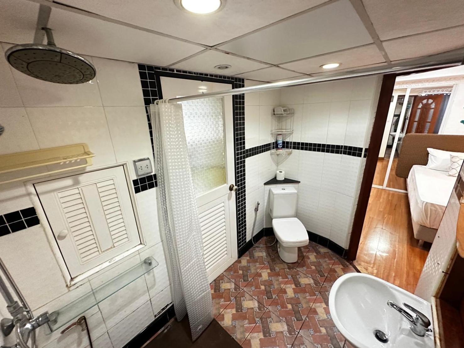 Apartment Condominiumby Ahmed Pattaya