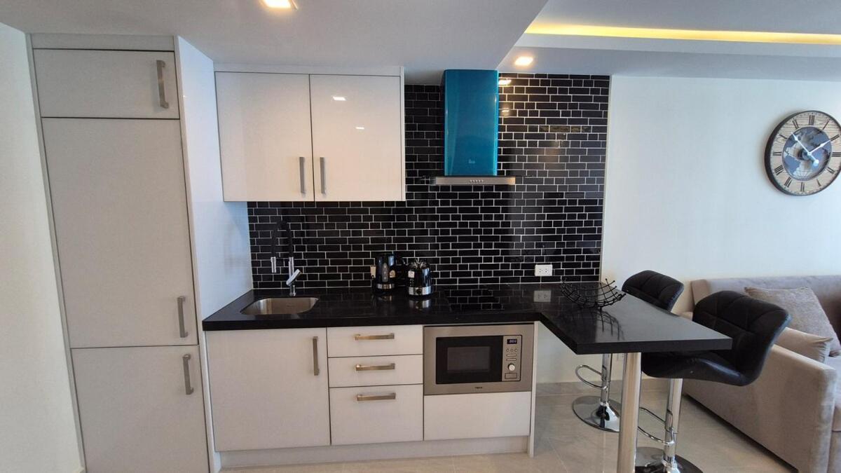 Grand Avenue D512