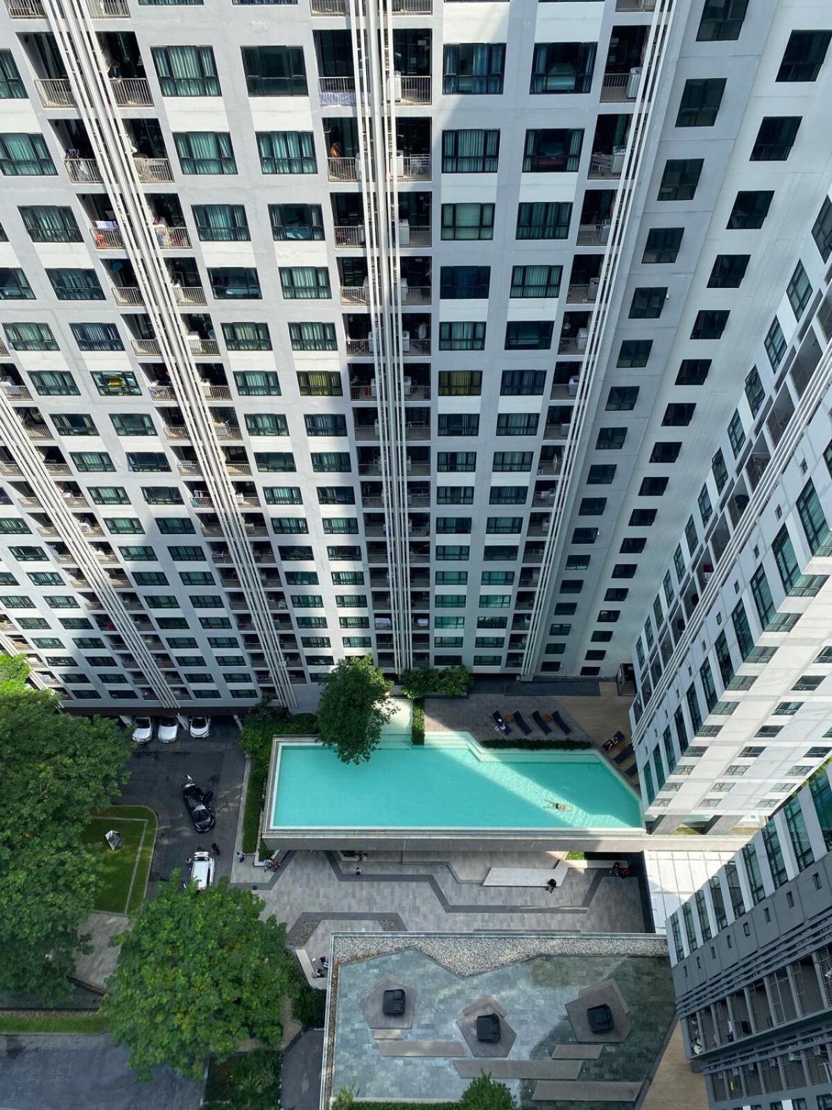 อพาร์ทเม้น The Base - In Middle Town Pattaya