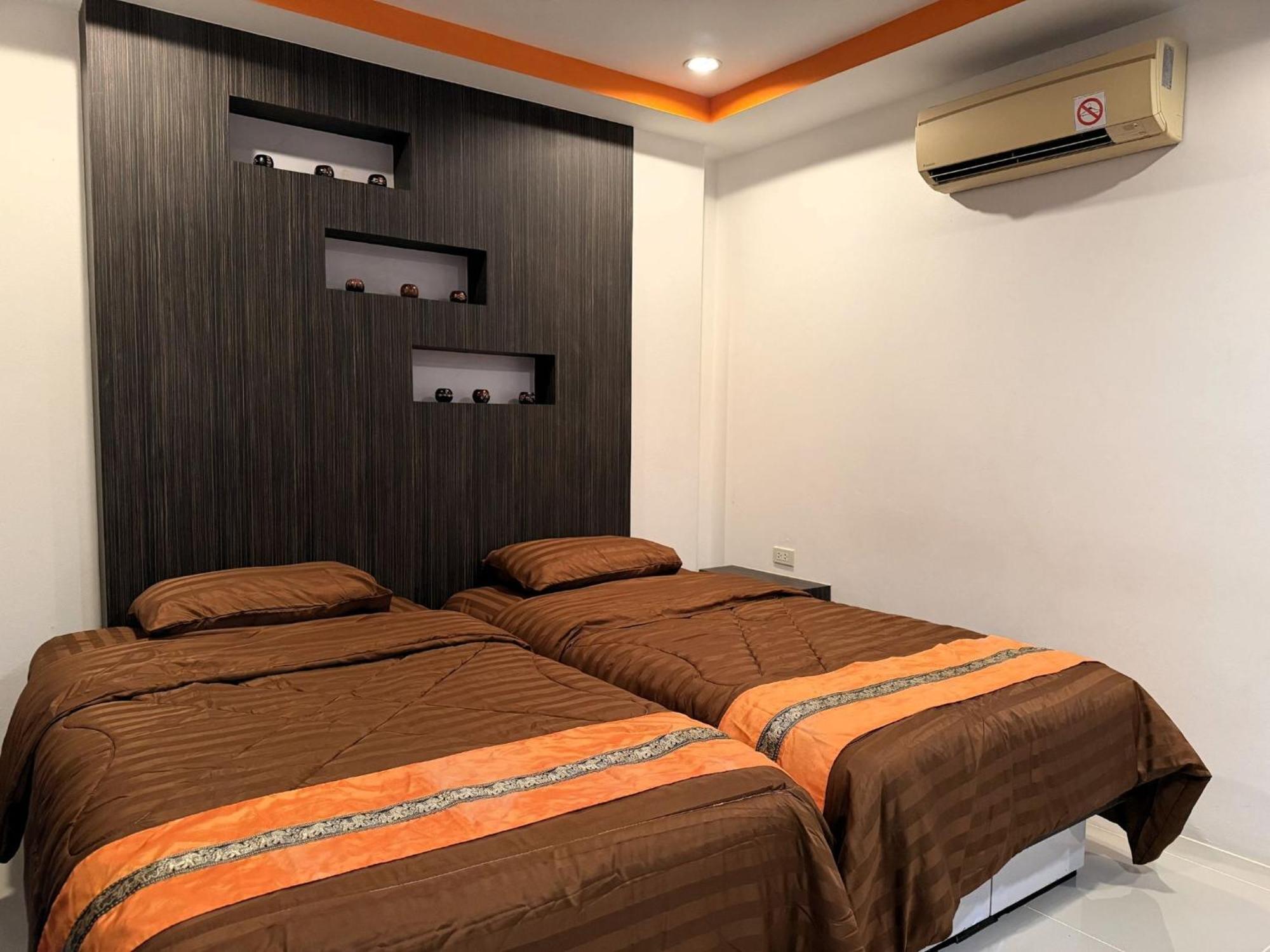 Pool-view With Balcony - Nordic Vip 3, Pratumnak Apartment