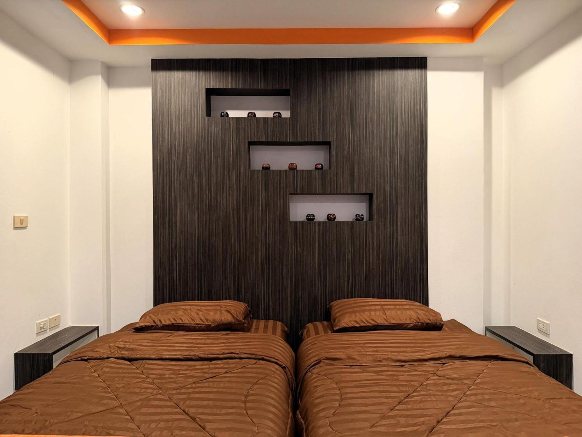 Pool-view With Balcony - Nordic Vip 3, Pratumnak Apartment