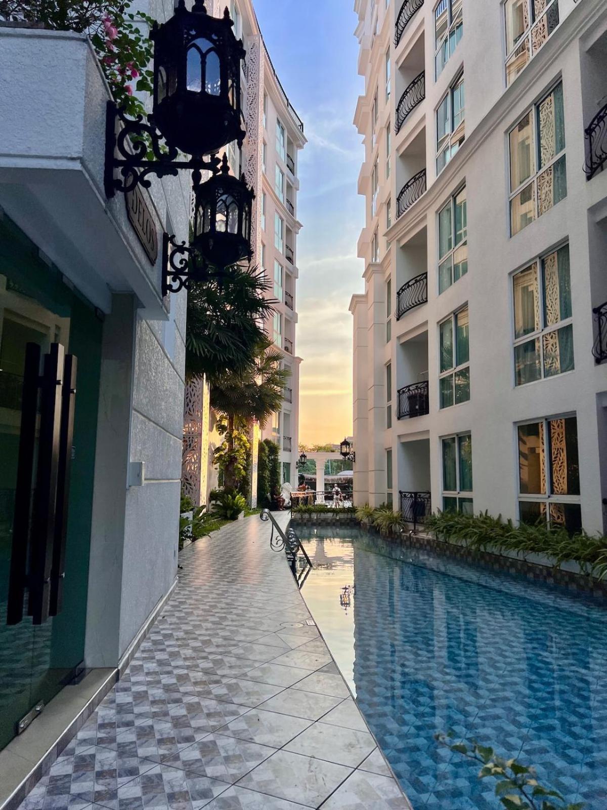 Apartment Garden Olympus Balcony Pattaya