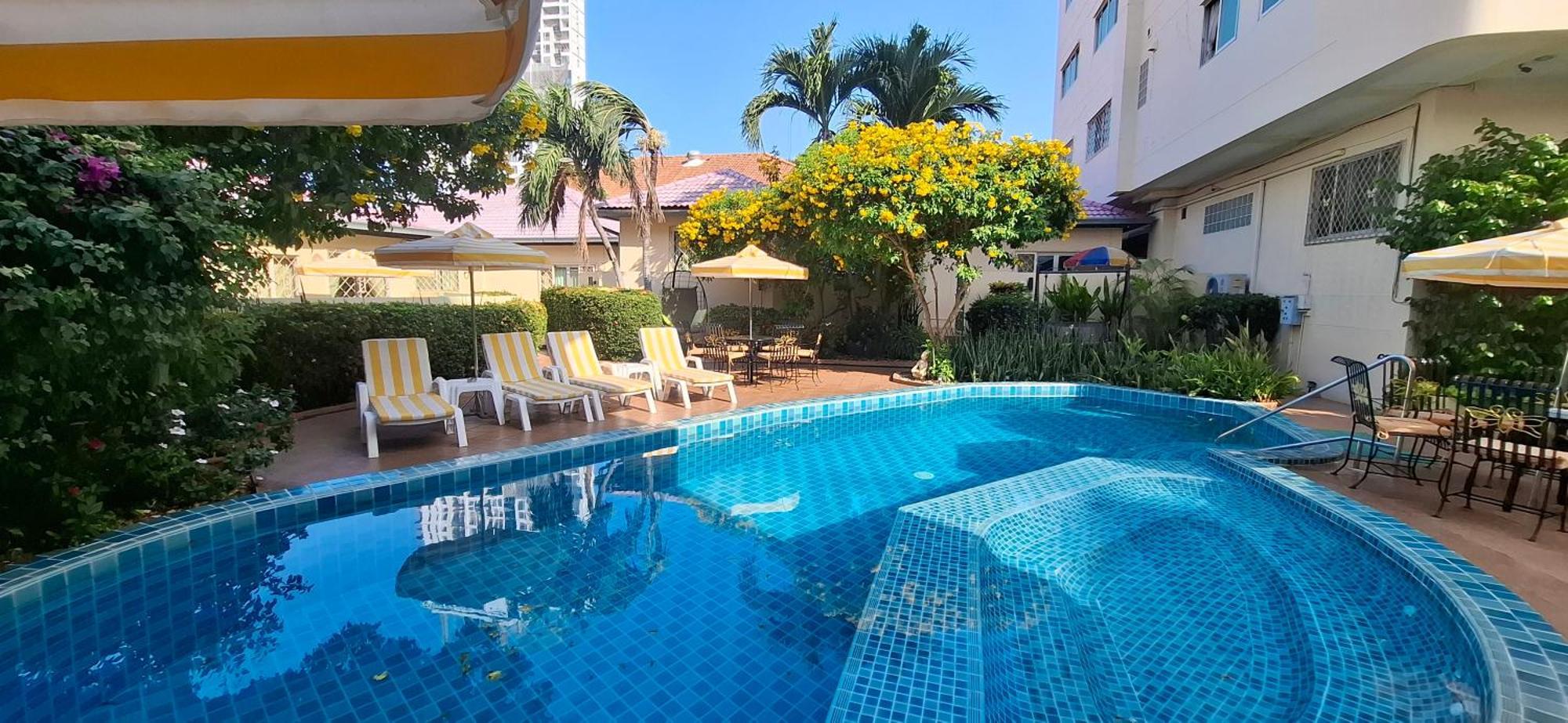 Butterfly Garden Boutique Residences: Luxury & With Full Amenities Aparthotel