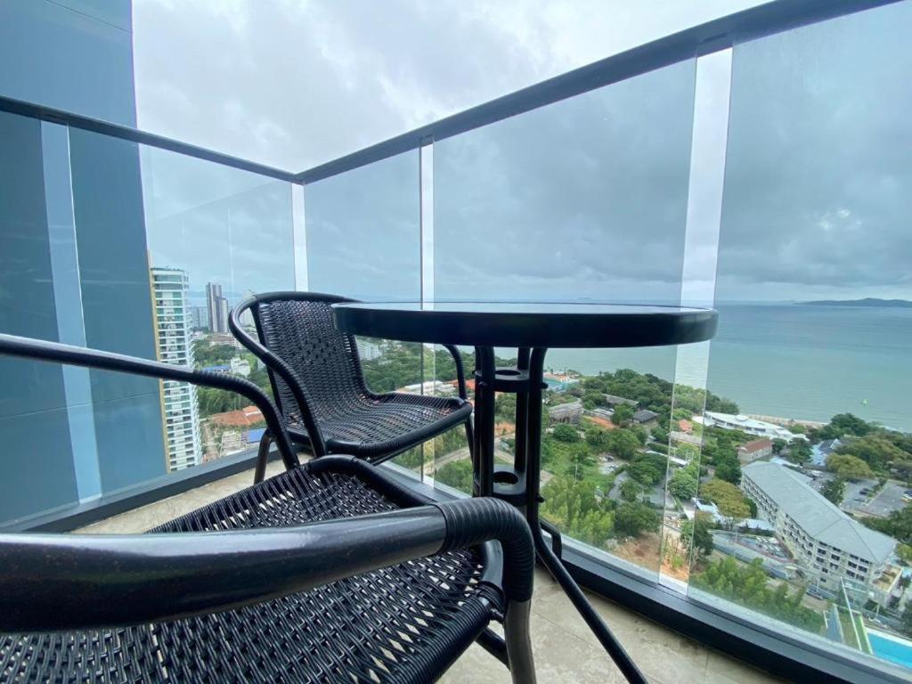 Stunning Sea View -next To