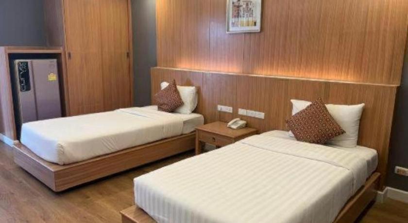 Oyo 1126 Curve Boutique Hotel 3*