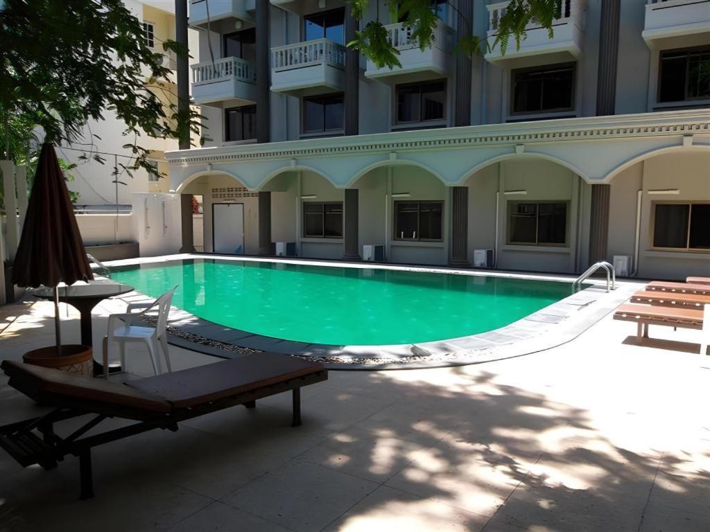 โรงแรมพำนักรับรอง Honey Pattaya