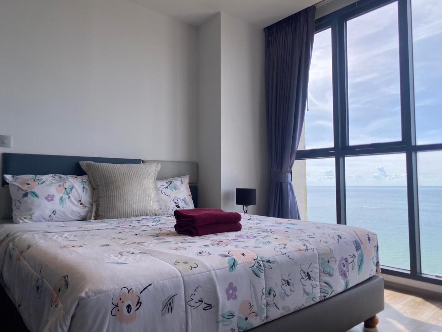 Breath Taking View, Amazing Sea View Apartment Pattaya