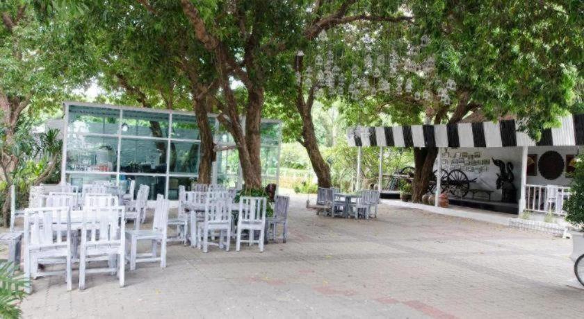 First Pacific & Convention Hotel 4*