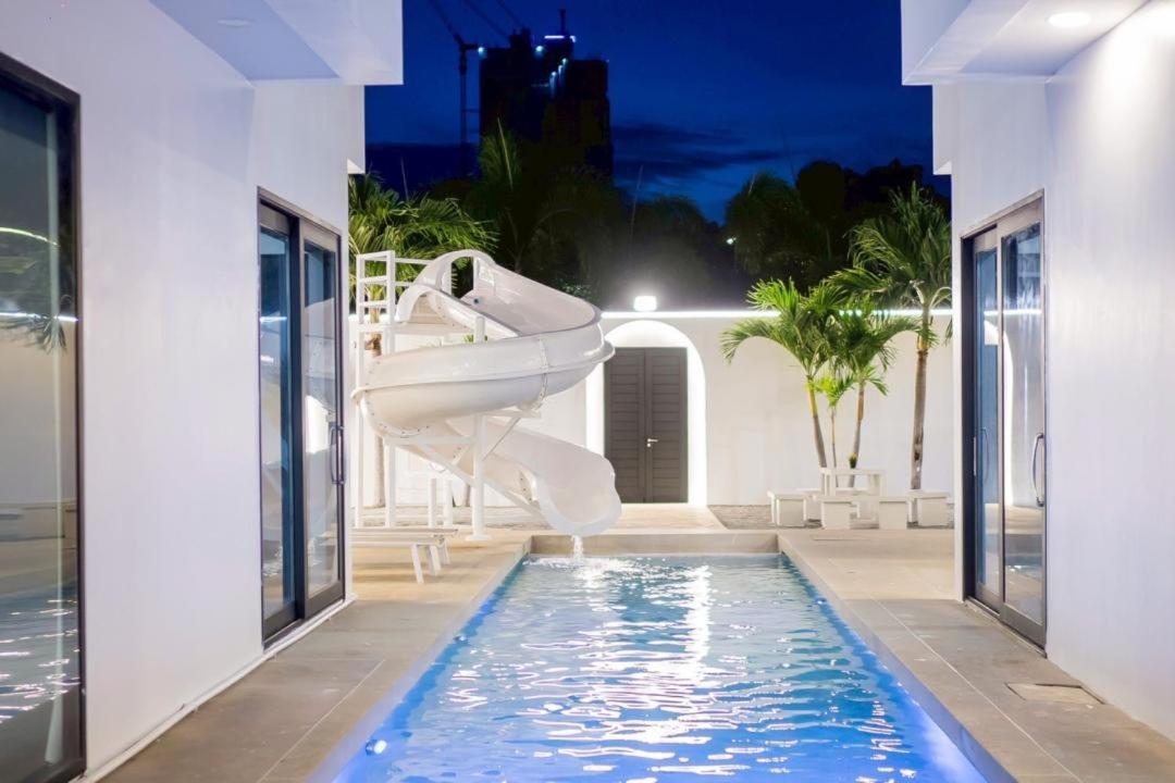 Villa My Galaxy Pool 16br Near Jomtien