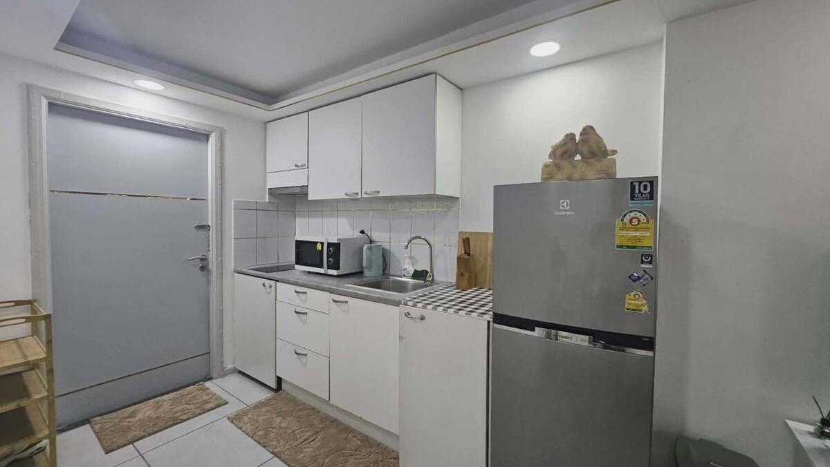 Apartment Pool View Pet Friendly Siam Oriantal Tropical Thailand